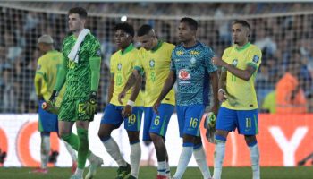 BUENOS AIRES, ARGENTINA - MARCH 25: (L-R) Bento, Endrick, Guilherme Aranam Guilherme Arana, Alex Sandro and Raphinha of Brazil react after the team's defeat in the South of American FIFA World Cup 2026 Qualifier between Argentina and Brazil at Estadio Más Monumental Antonio Vespucio Liberti on March 25, 2025 in Buenos Aires, Argentina. (Photo by Marcelo Endelli/Getty Images)