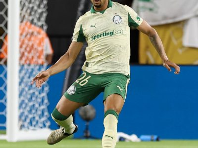 O jogador Murilo, da SE Palmeiras, em jogo contra a equipe do Inter Miami CF, durante partida válida pela fase de grupos, da Copa do Mundo de Clubes da FIFA, no Hard Rock Stadium. (Foto: Cesar Greco/Palmeiras/by Canon)